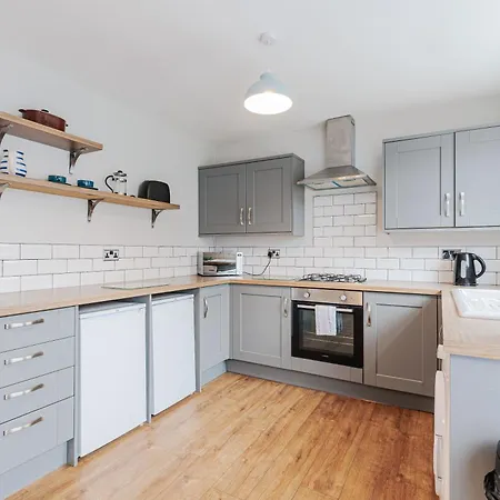 The Broadway Lägenhet *