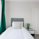 The Broadway * Redcar