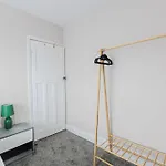 The Broadway Appartement